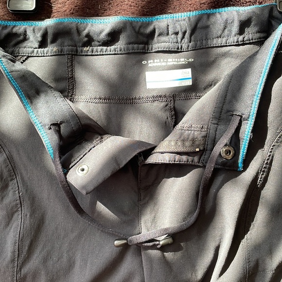 Columbia Omni shield hiking pants. Size 4. Black - Picture 6 of 7